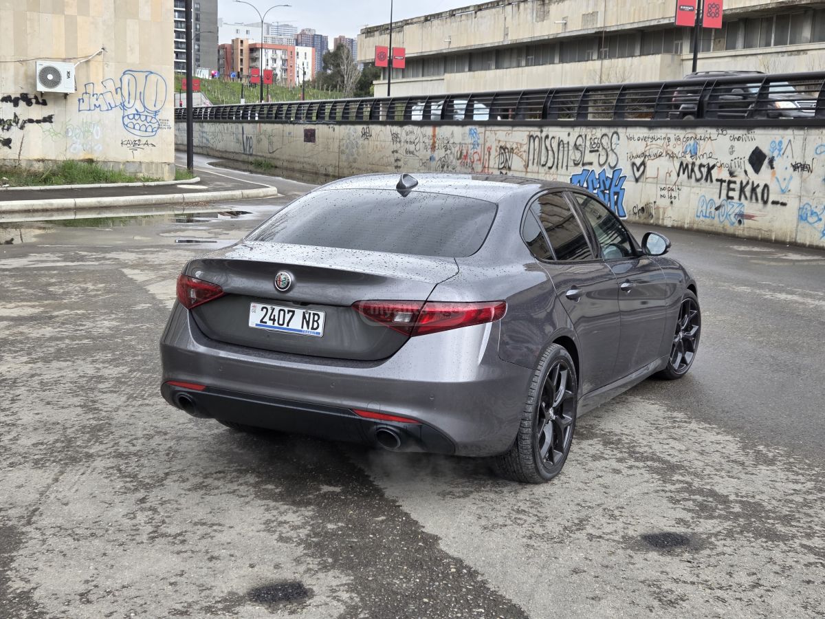 Alfa Romeo Giulia - фото 5