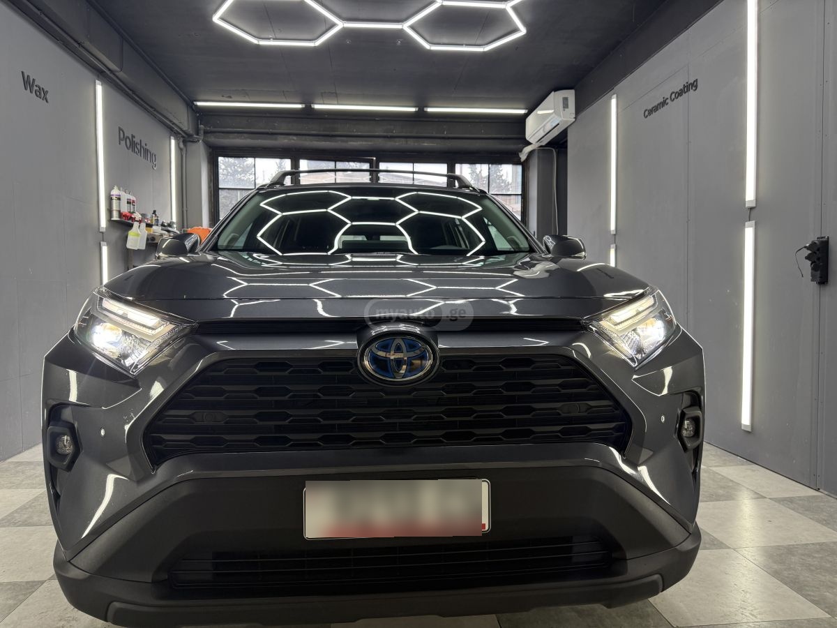 Toyota RAV 4 - фото 1