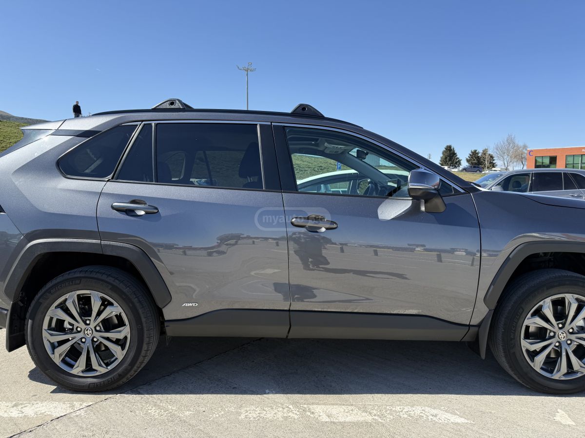 Toyota RAV 4 - фото 14