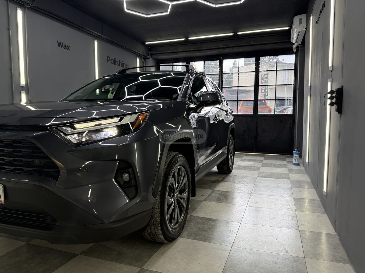 Toyota RAV 4 - фото 2