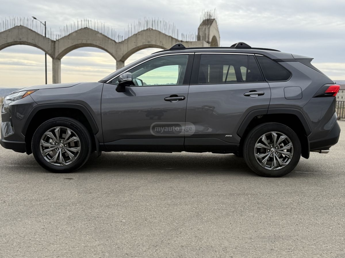 Toyota RAV 4 - фото 6