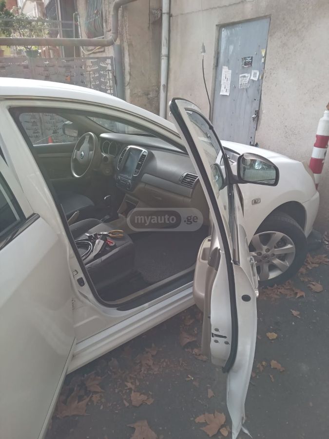 Nissan Leaf - фото 2