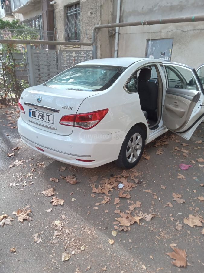 Nissan Leaf - фото 3