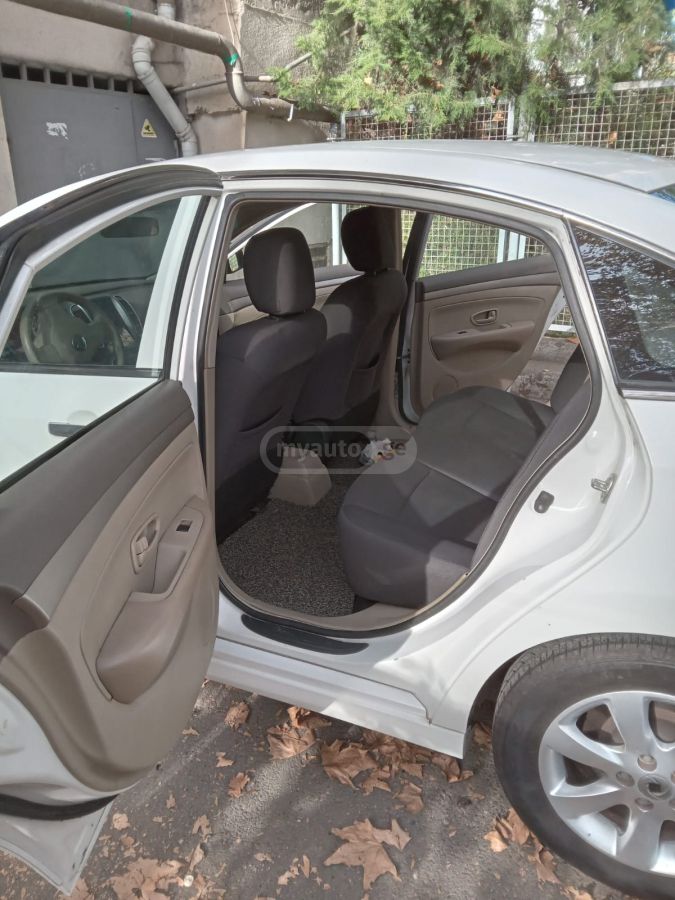 Nissan Leaf - фото 4