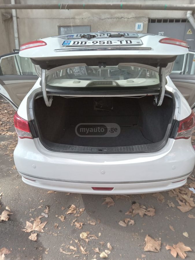 Nissan Leaf - фото 5