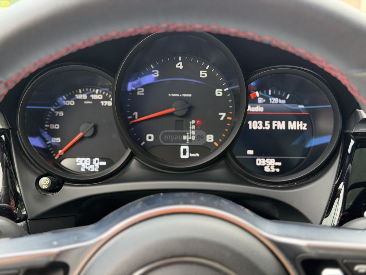 Porsche Macan - фото 10