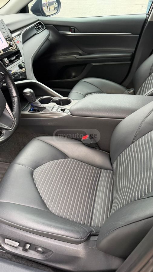 Toyota Camry - фото 5