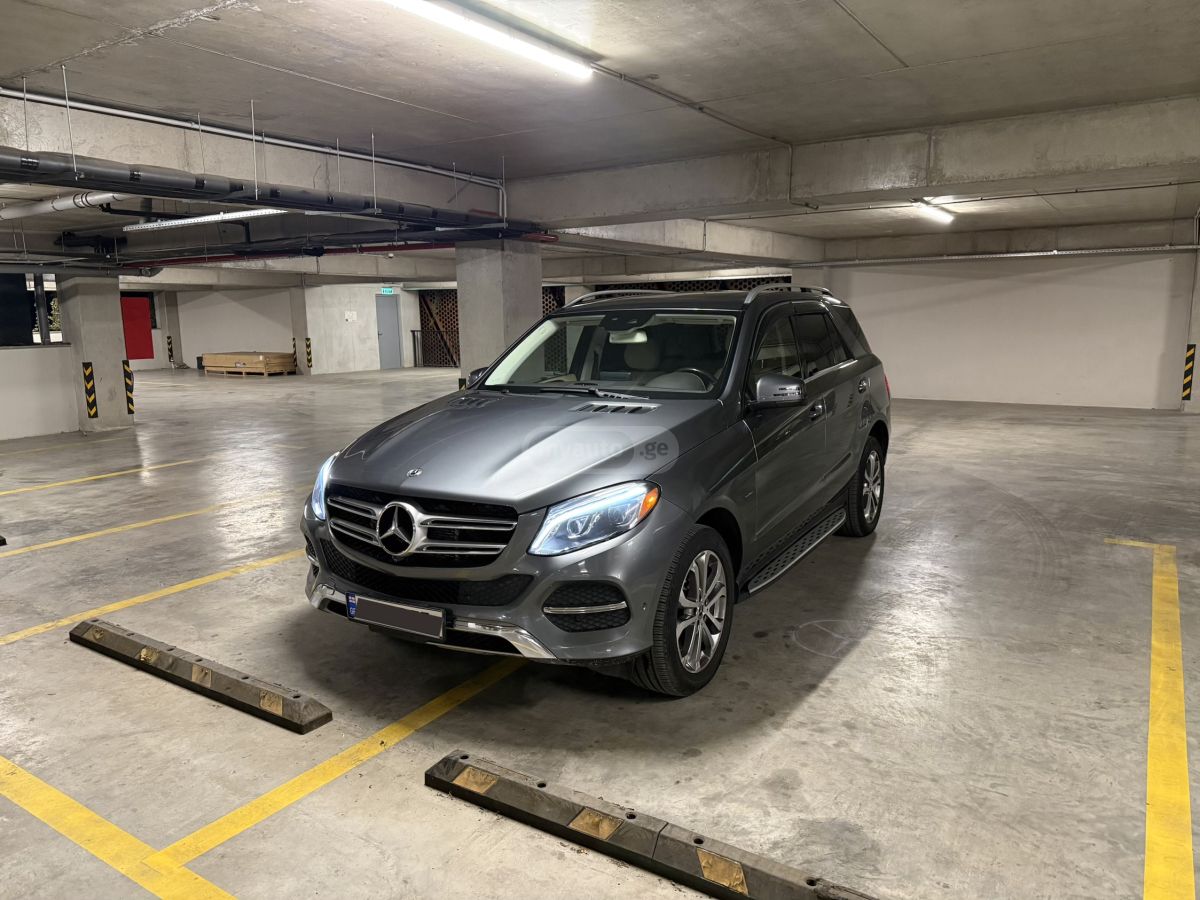 Mercedes-Benz GLE 550E - фото 2