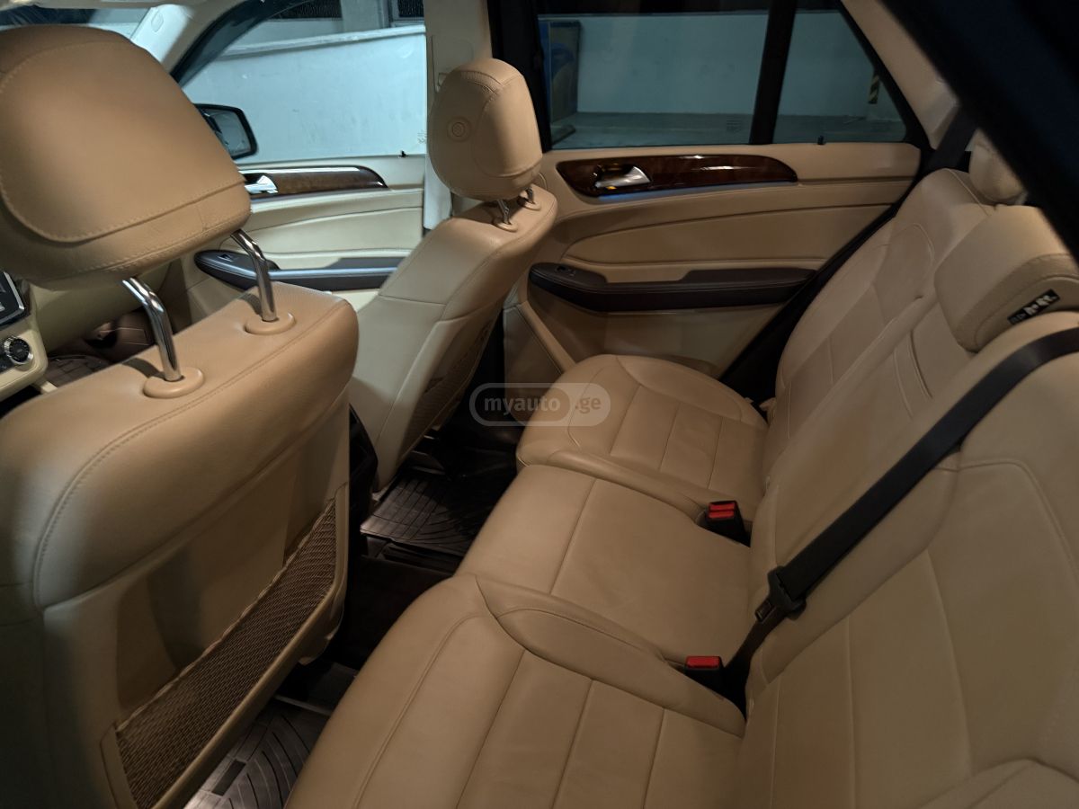 Mercedes-Benz GLE 550E - фото 9