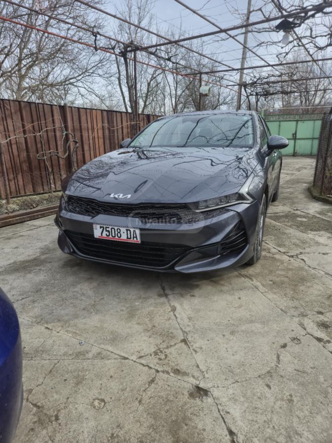 Kia K5 - фото 1