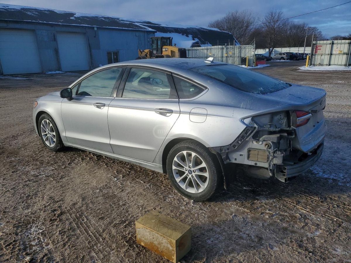 Ford Fusion - фото 4