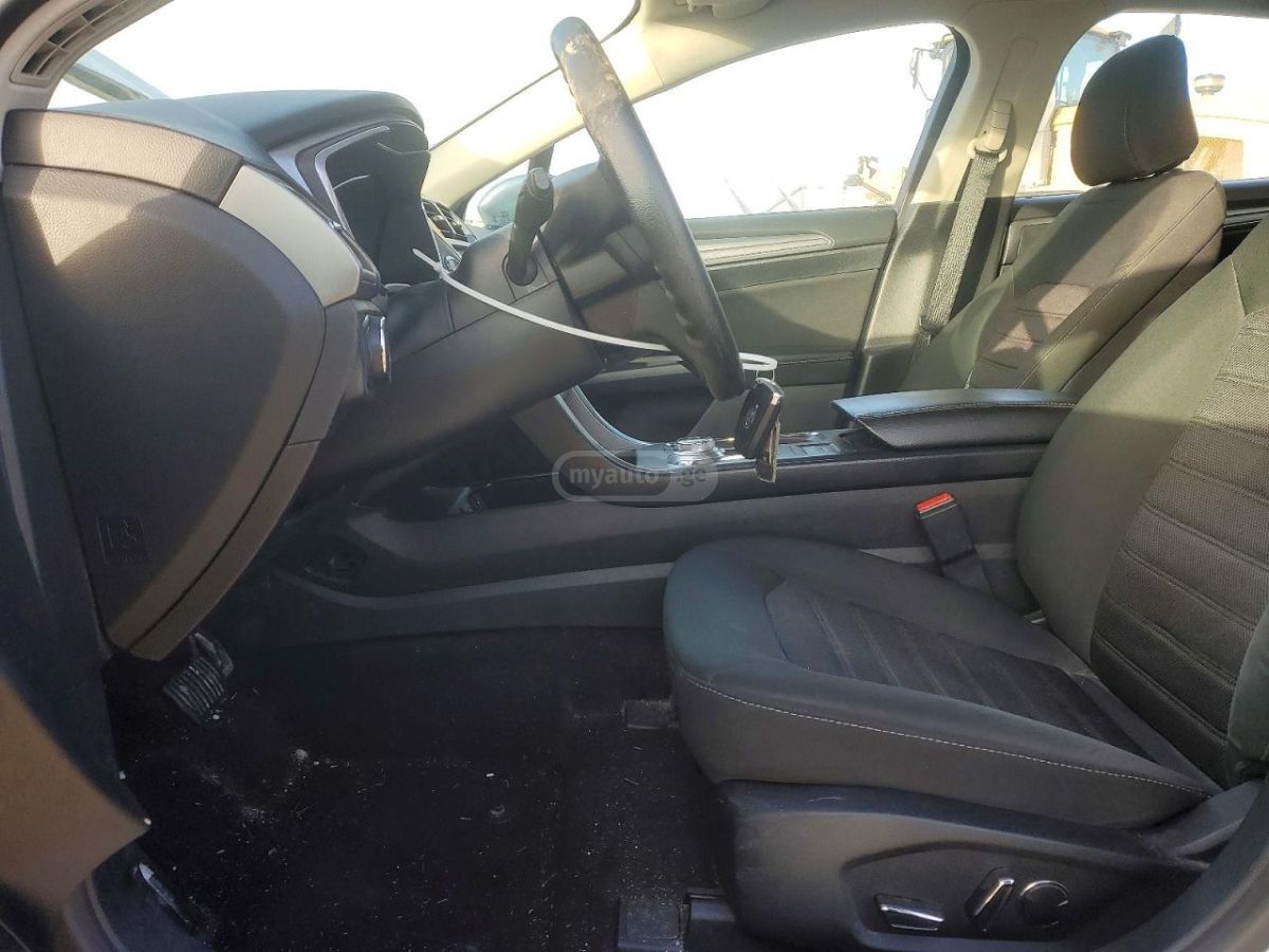 Ford Fusion - фото 6