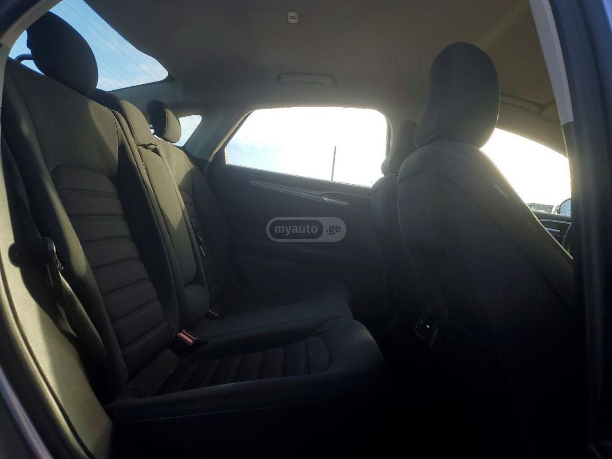 Ford Fusion - фото 8