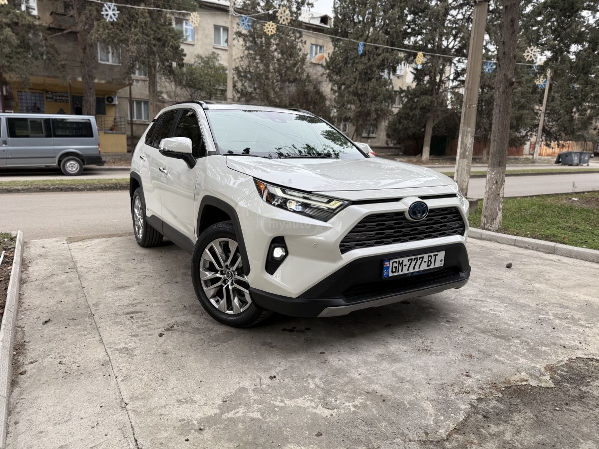 Toyota Rav 4 - фото 1