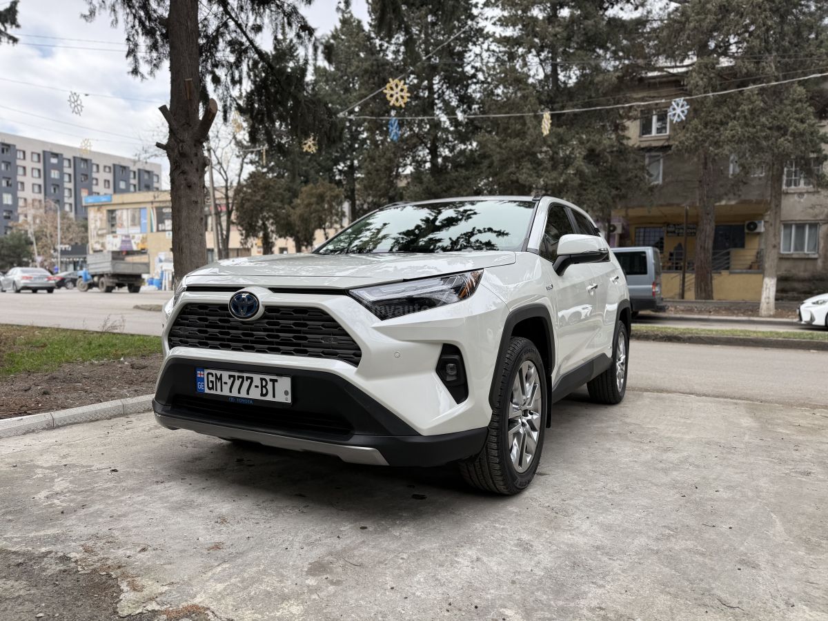 Toyota Rav 4 - фото 3