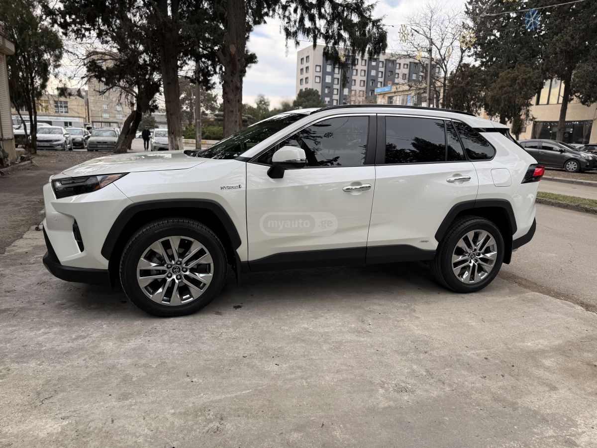 Toyota Rav 4 - фото 4