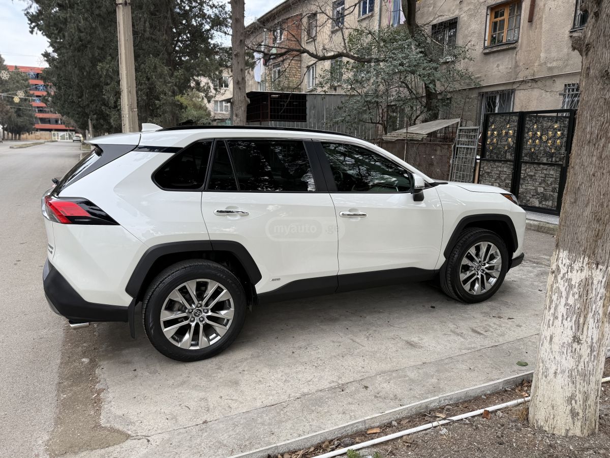 Toyota Rav 4 - фото 6