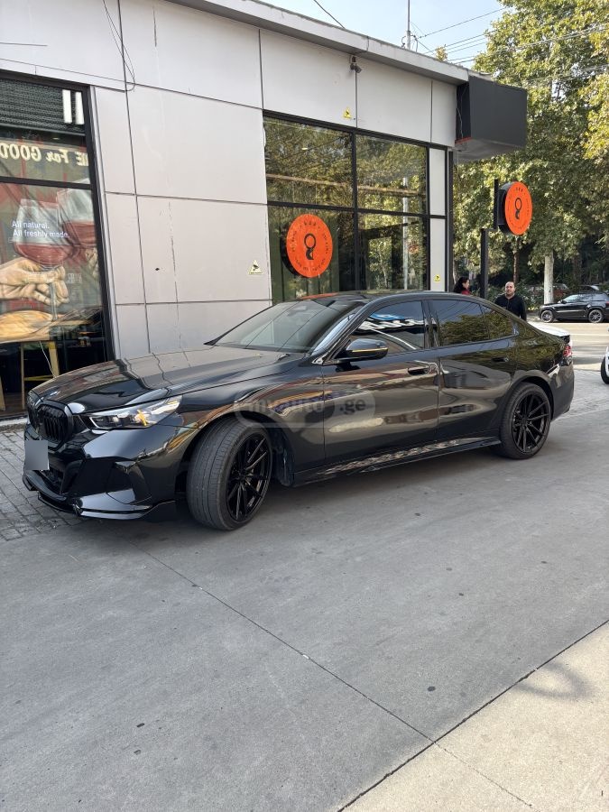 BMW 540 2025 — миниатюра 1