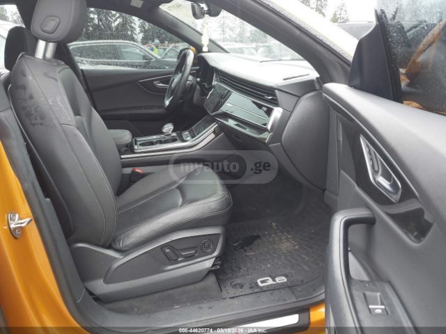 Audi Q8 - фото 5