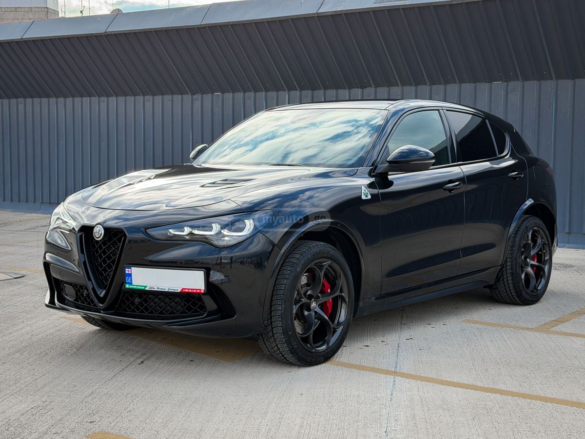 Alfa Romeo Stelvio - фото 1