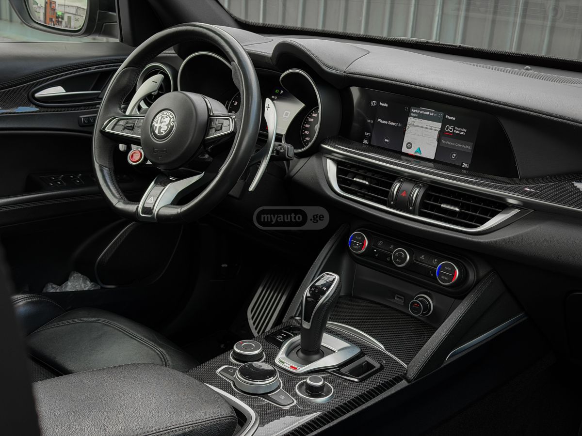 Alfa Romeo Stelvio - фото 7
