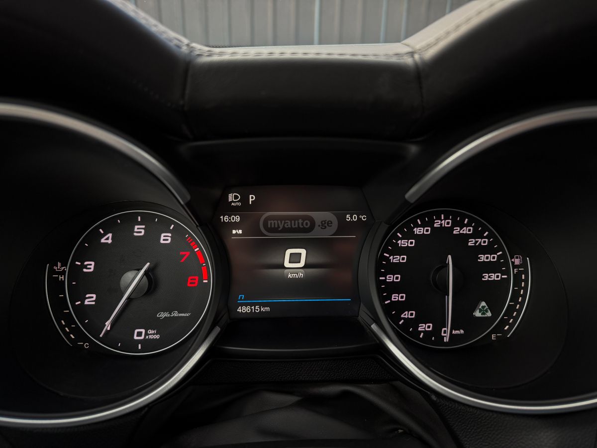 Alfa Romeo Stelvio - фото 8