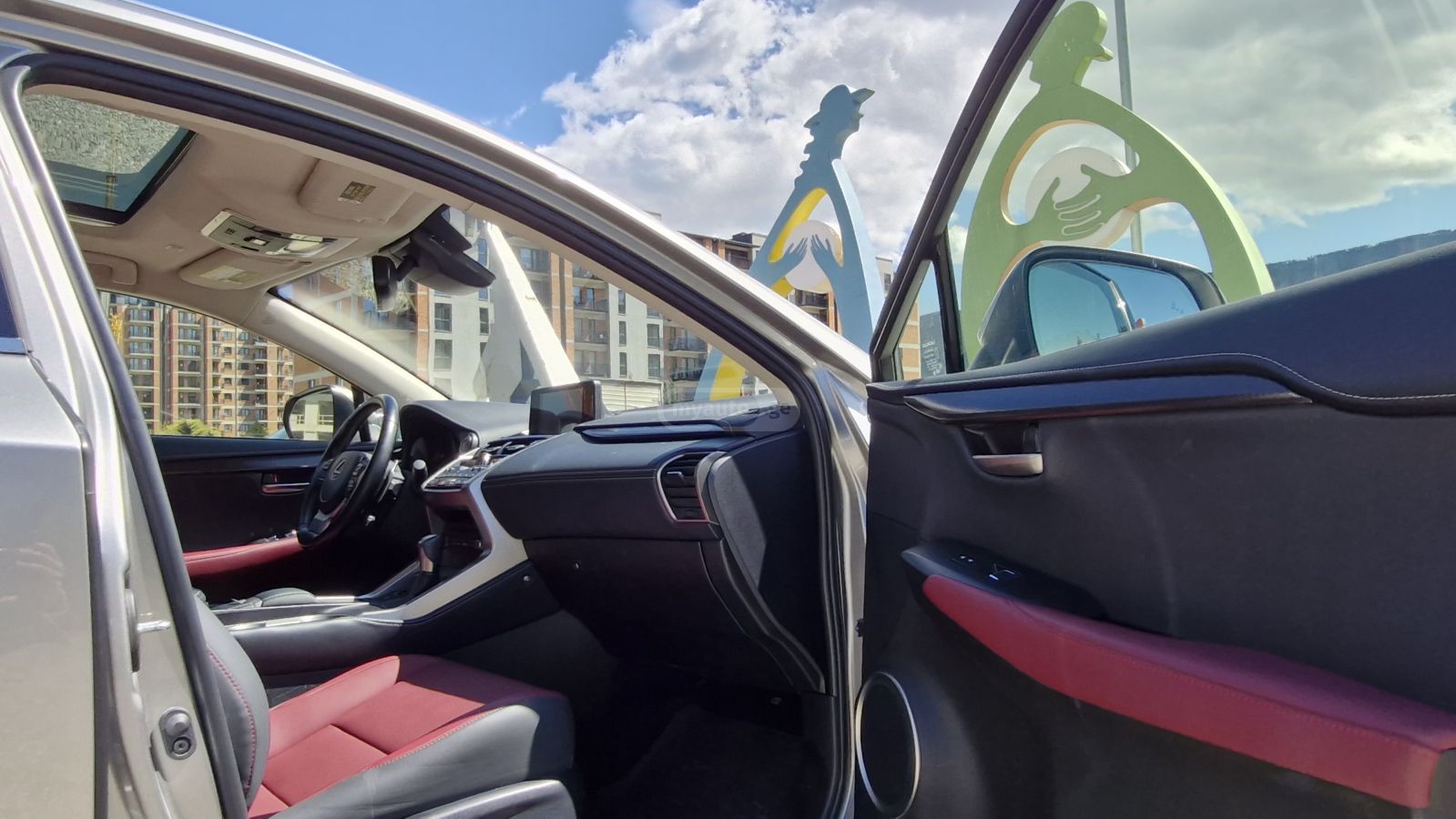 Lexus NX 300 - фото 12