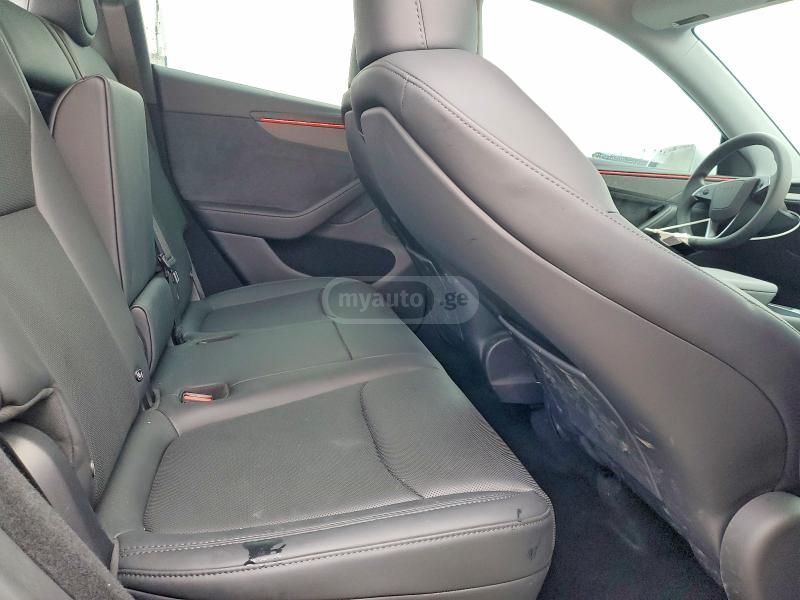 Tesla Model Y - фото 2