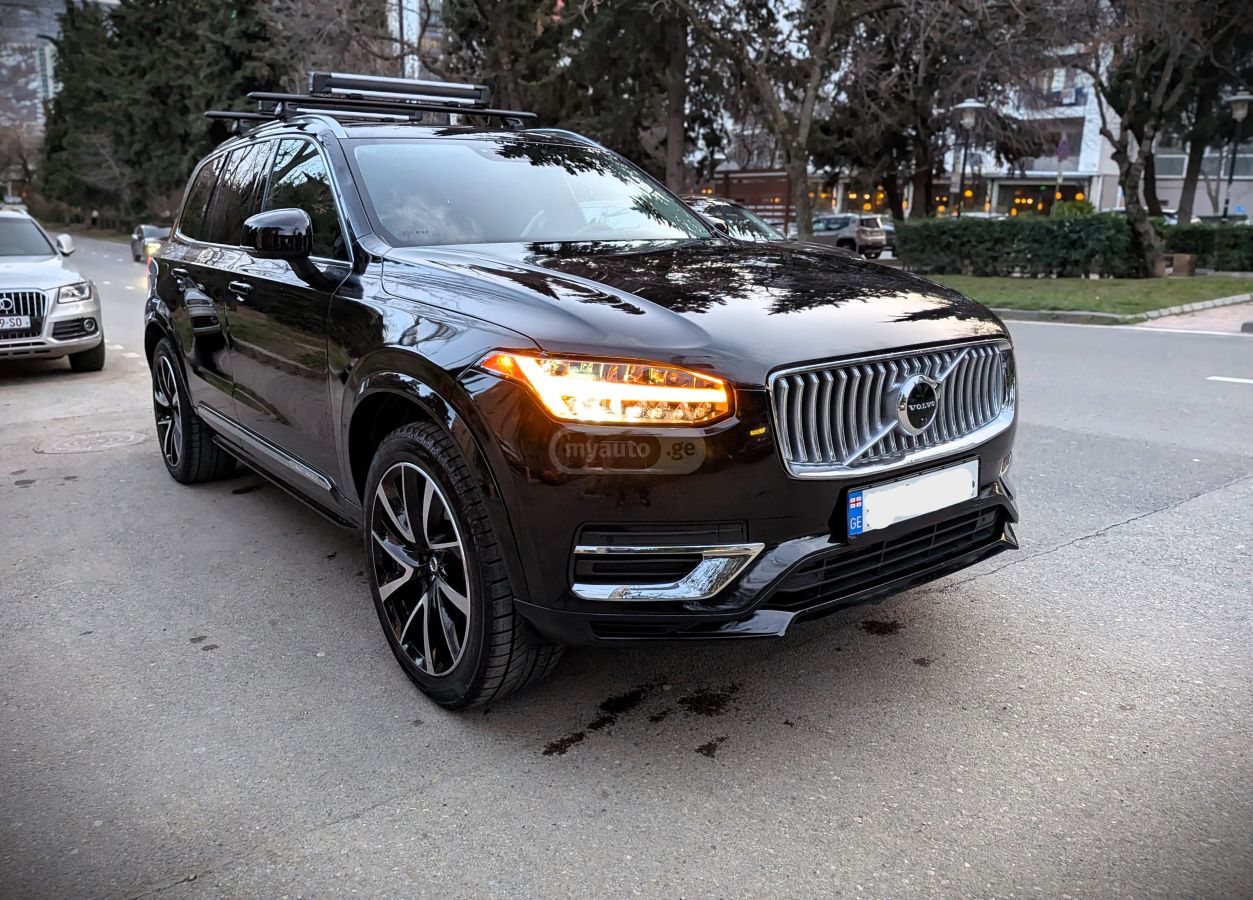 Volvo XC 90 - фото 1