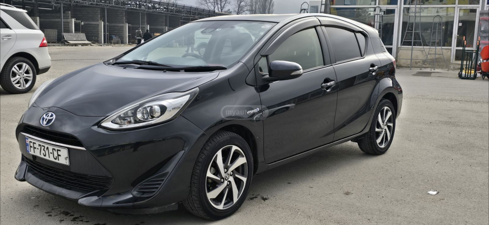 Toyota Aqua - фото 1