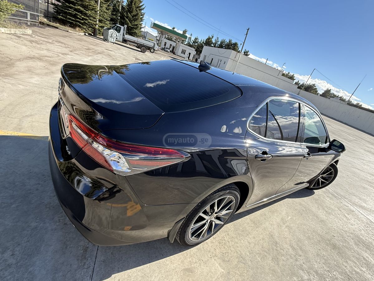 Toyota Camry - фото 5