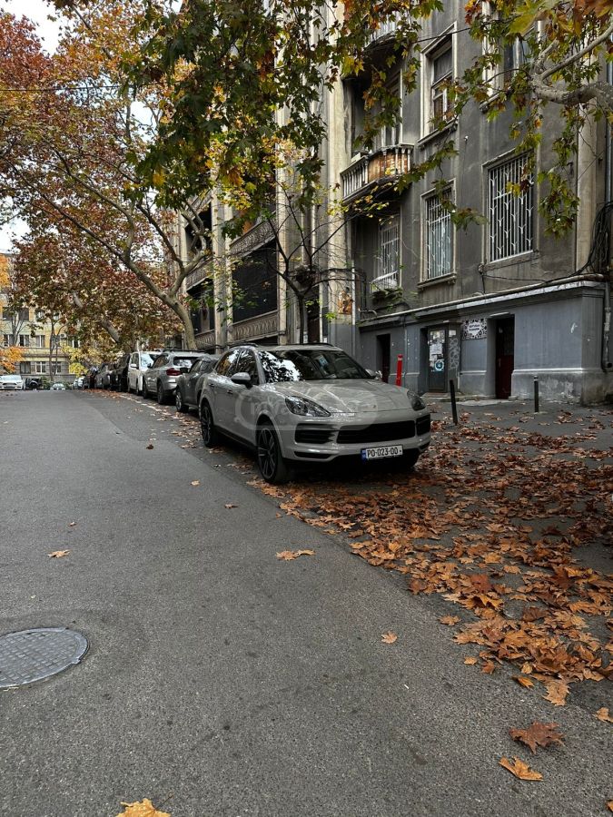 Porsche Cayenne - фото 1