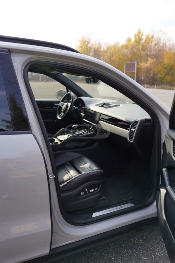 Porsche Cayenne - фото 8