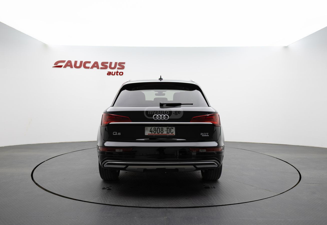 Audi Q5 - фото 5