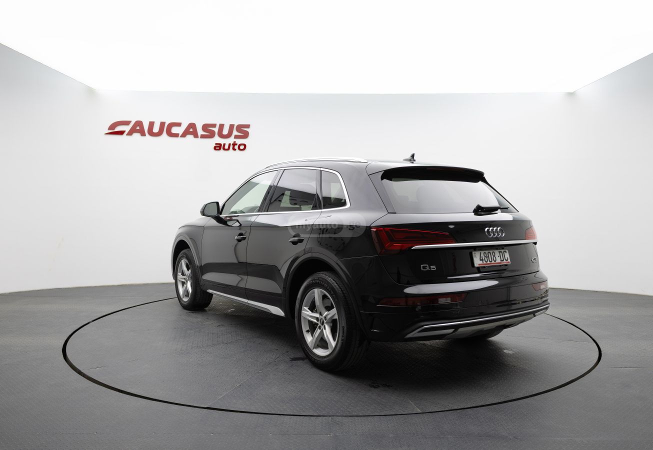 Audi Q5 - фото 6