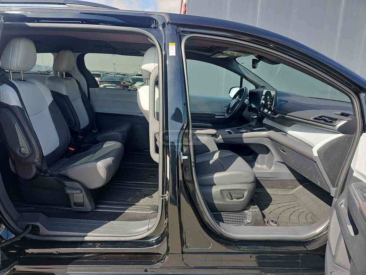 Toyota Sienna - фото 8
