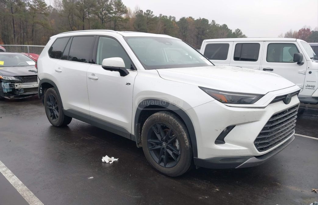 Toyota Grand Highlander - фото 1