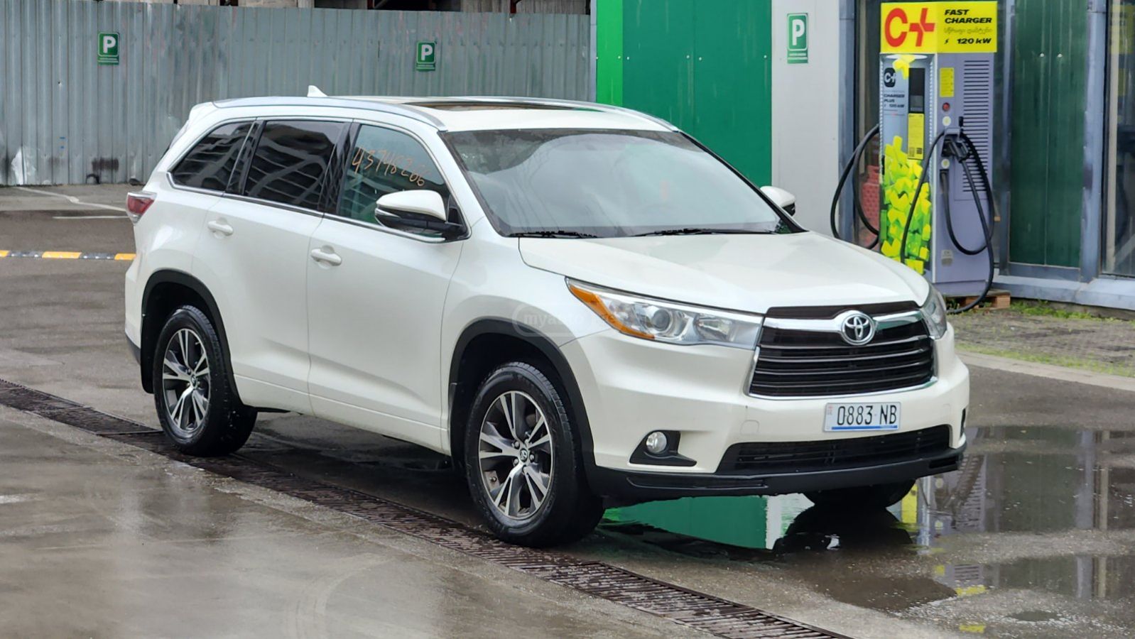 Toyota Highlander - фото 1