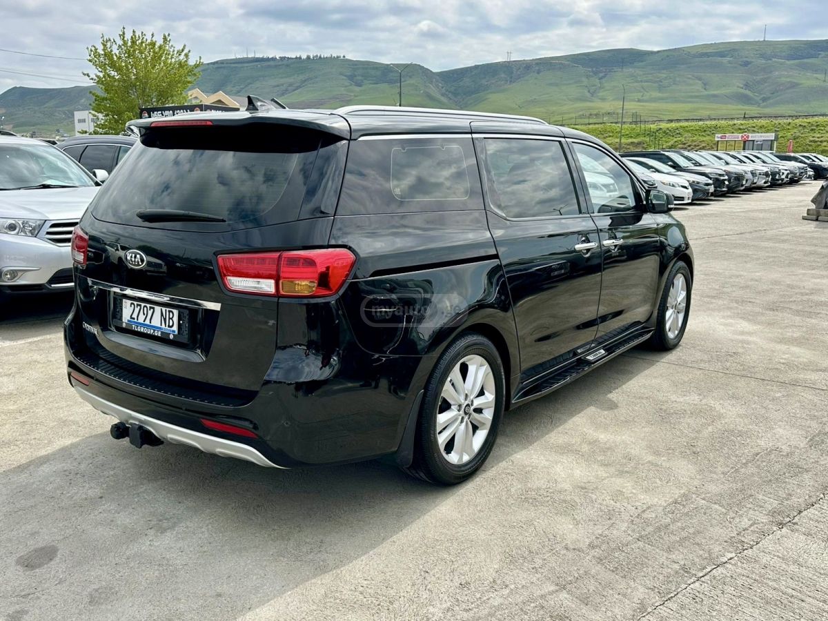 Kia Carnival - фото 3