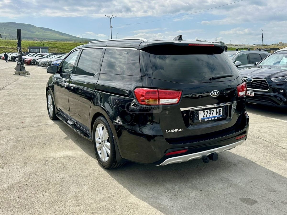 Kia Carnival - фото 4