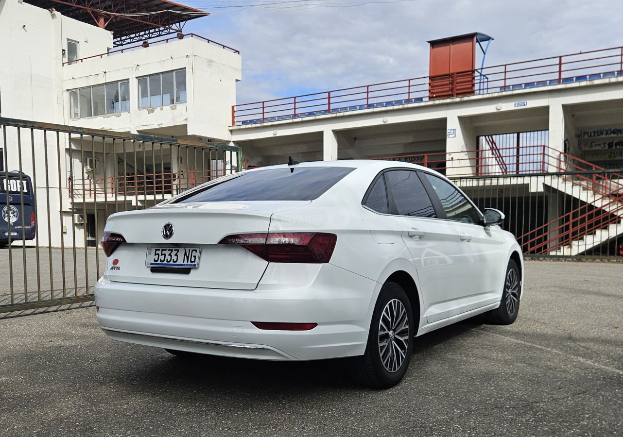 Volkswagen Jetta - фото 5