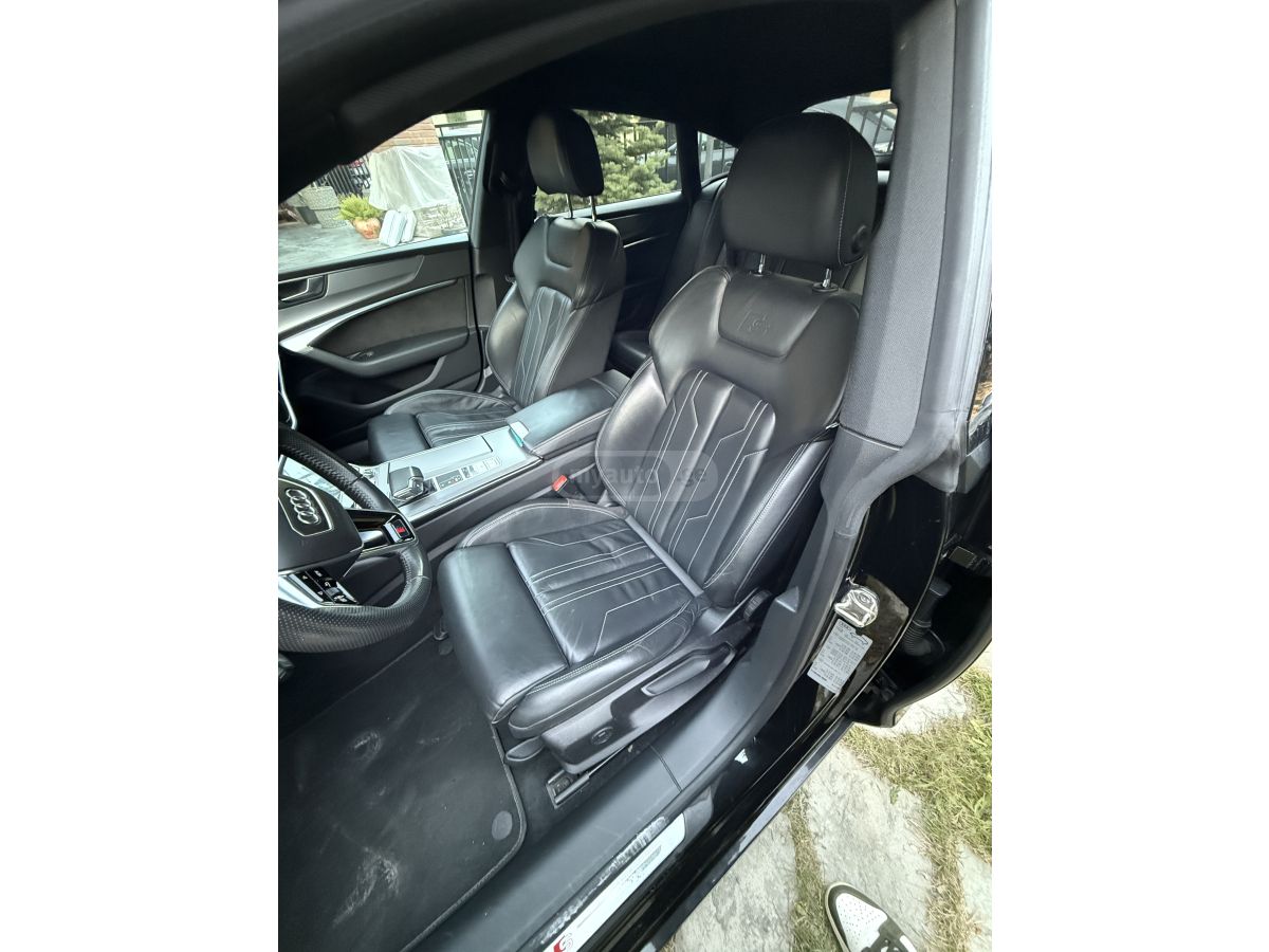 Audi A7 - фото 12