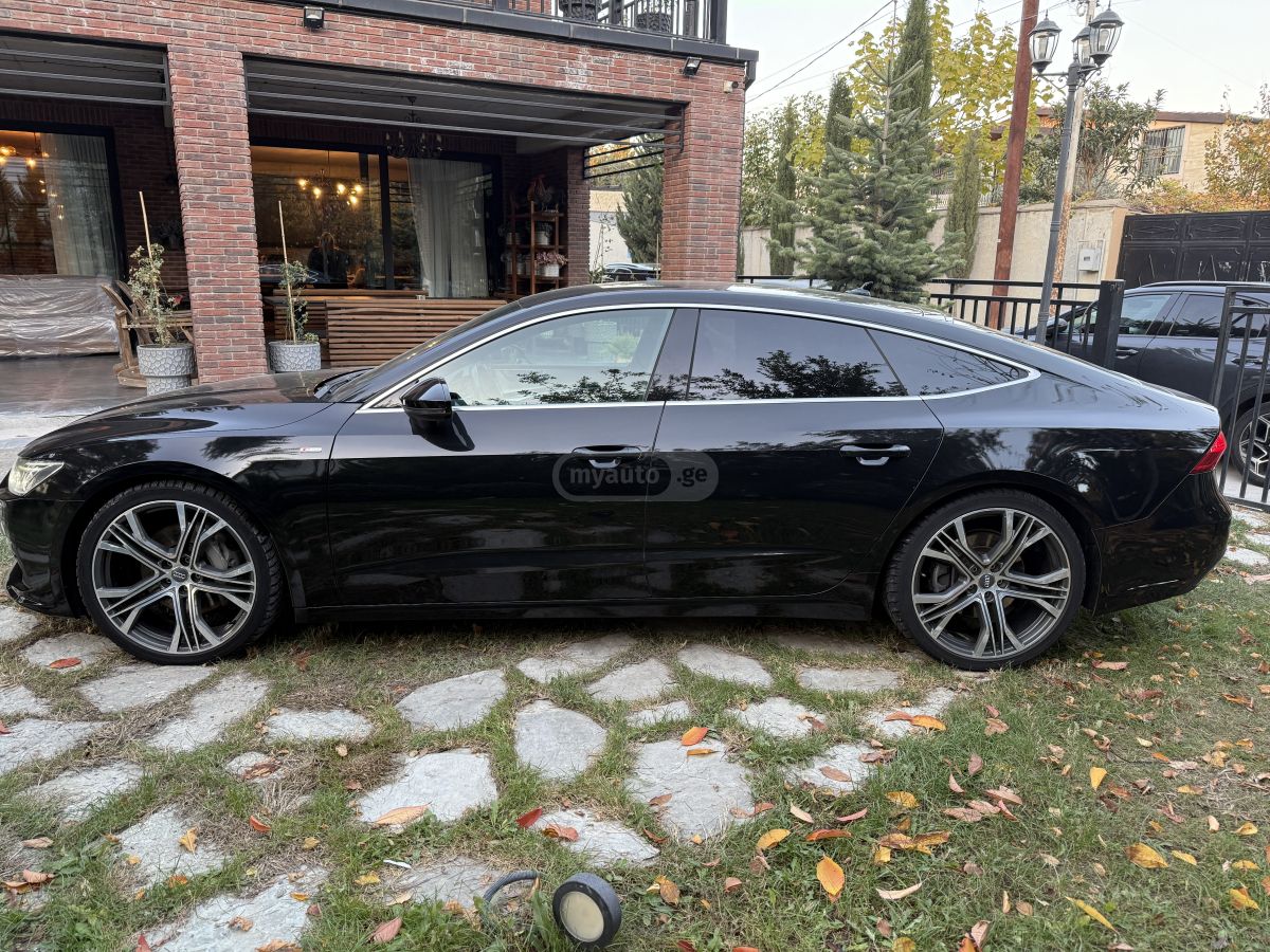 Audi A7 - фото 7