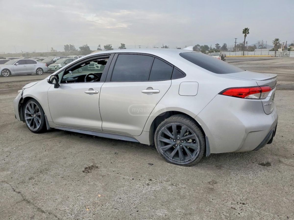 Toyota Corolla - фото 2