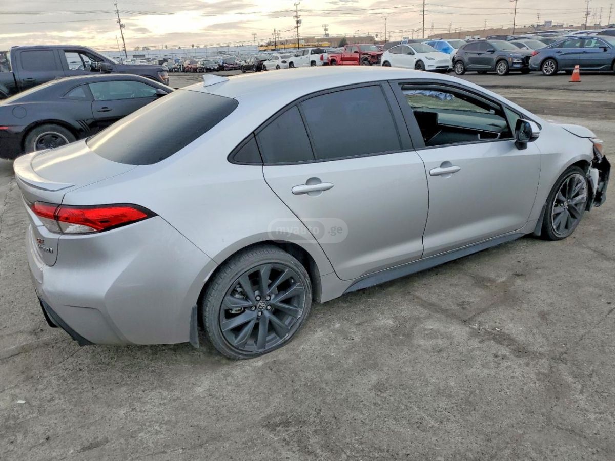 Toyota Corolla - фото 3