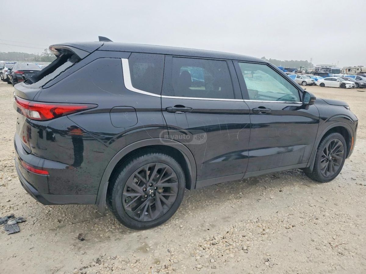 Mitsubishi Outlander - фото 3