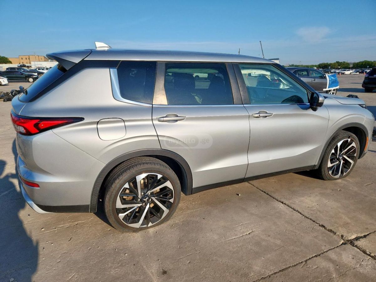 Mitsubishi Outlander - фото 3