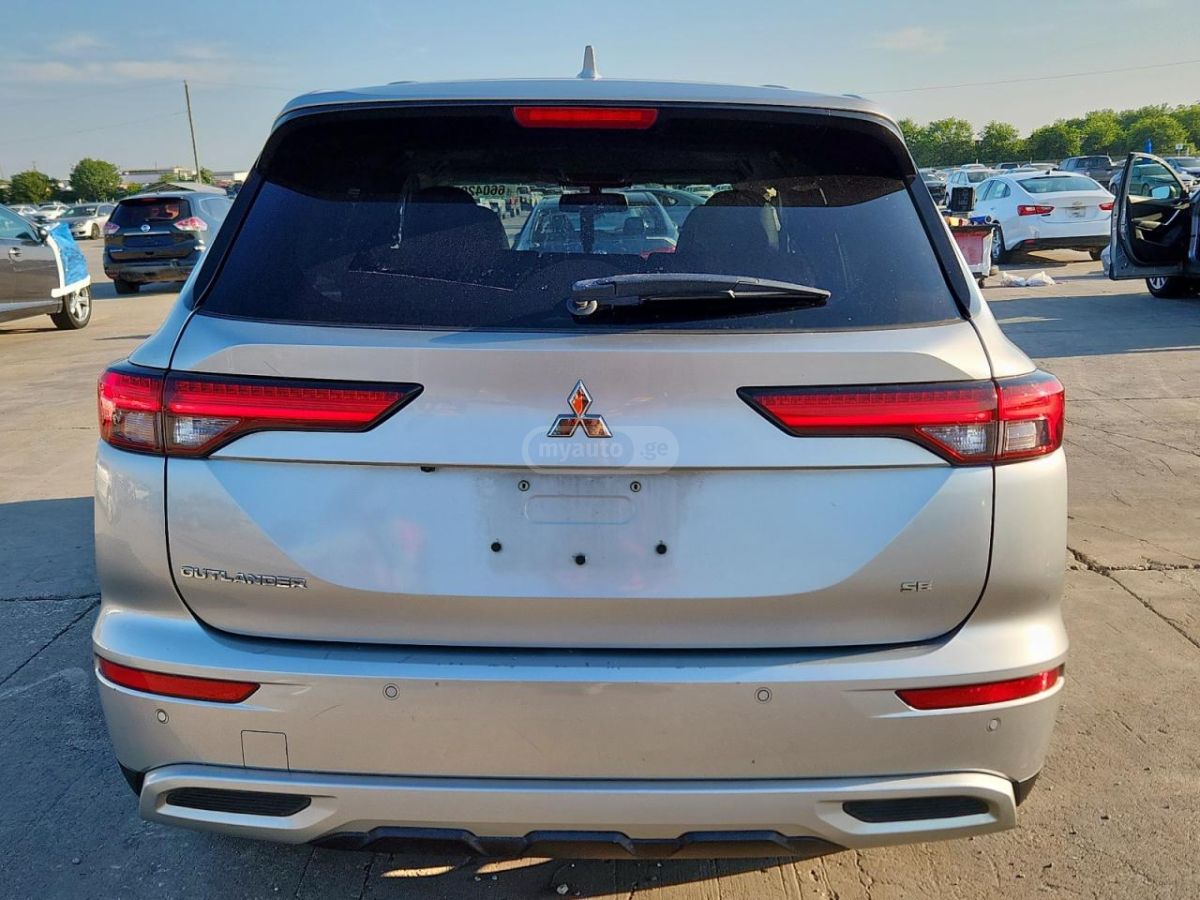 Mitsubishi Outlander - фото 6