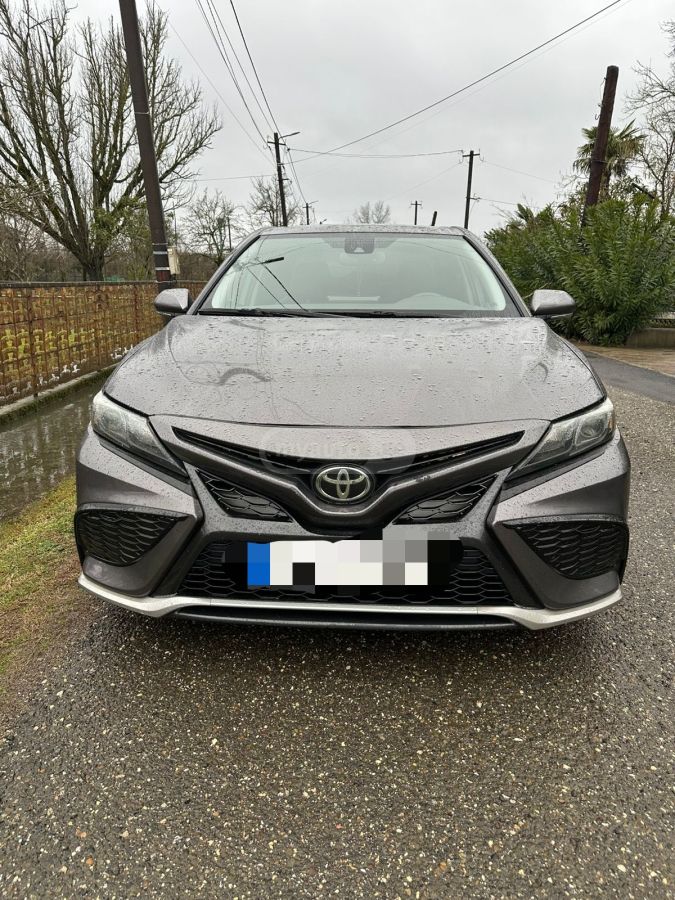 Toyota Camry - фото 2