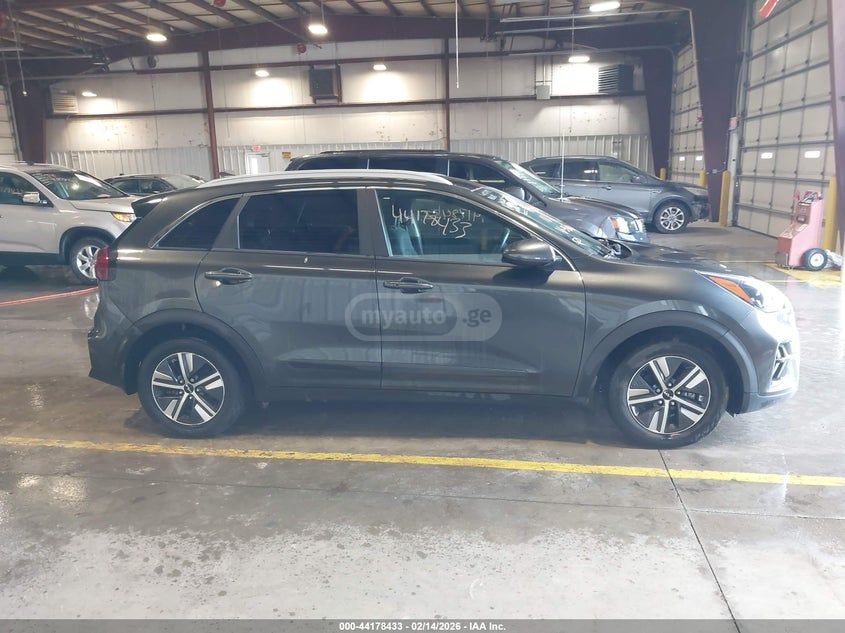 Kia Niro - фото 12